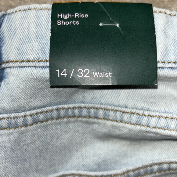 NEW frayed Jean shorts plus size 32 waist - Picture 5 of 8